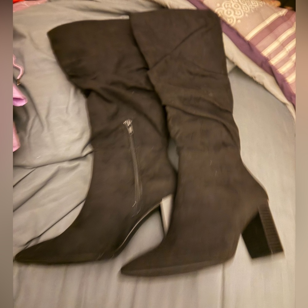 Elegant Black Knee-High Women's Boots
